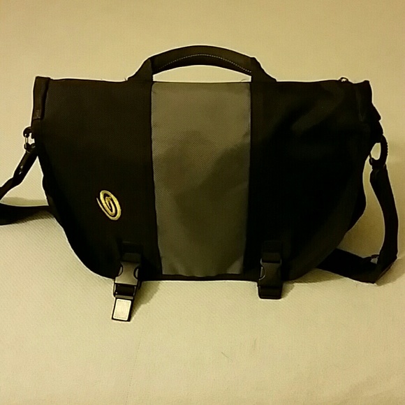 Timbuk2 Handbags - Timbuk2 commuter messenger bag