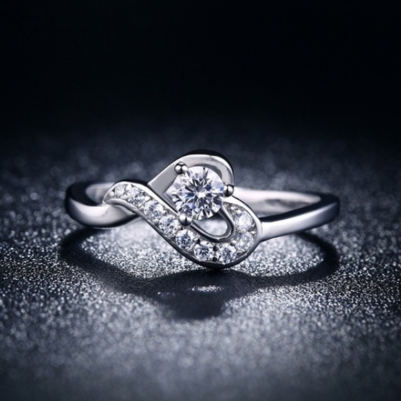 Jewelry - 925 Sterling Silver White Sapphire Ring💎
