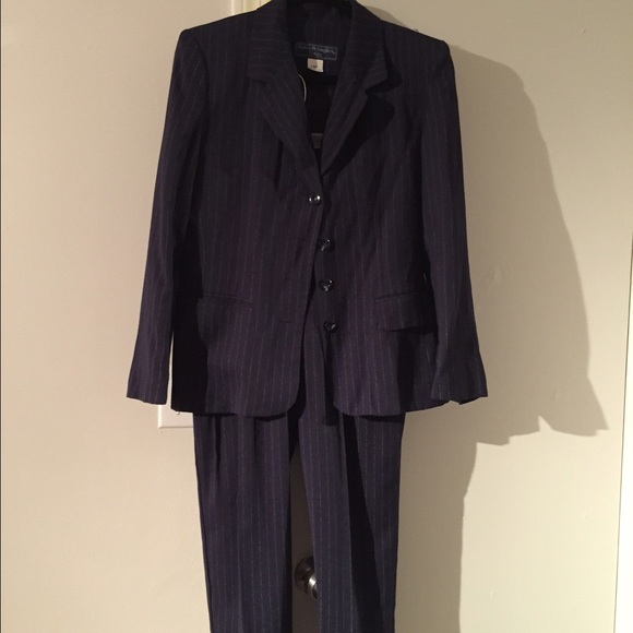 Women's pantsuit