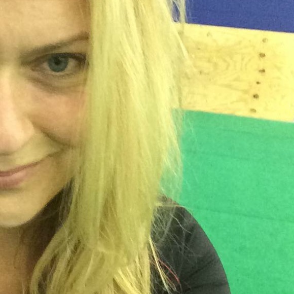 Meet your Posher, Debi - Picture 2 of 4