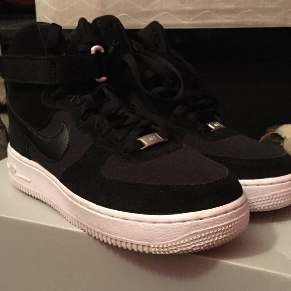 Nike Air Force 1 - Picture 2 of 4