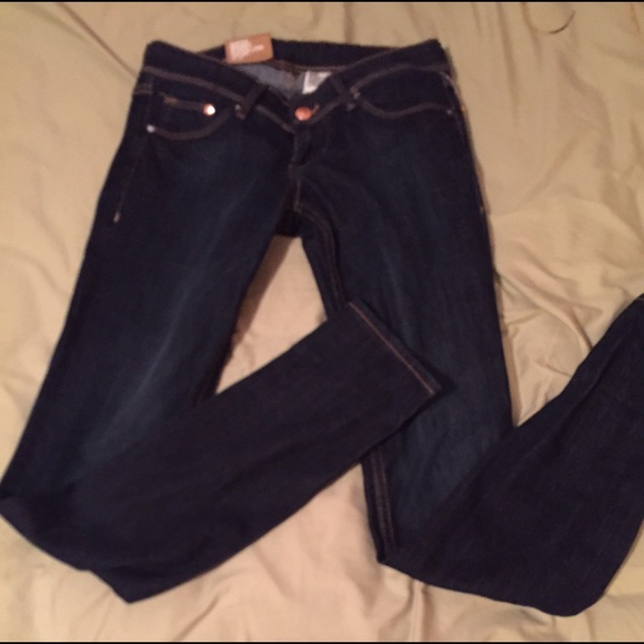 Buy 2 or more jeans and ask me for the discount!