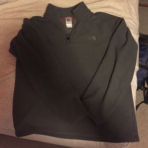Men's The North Face fleece.