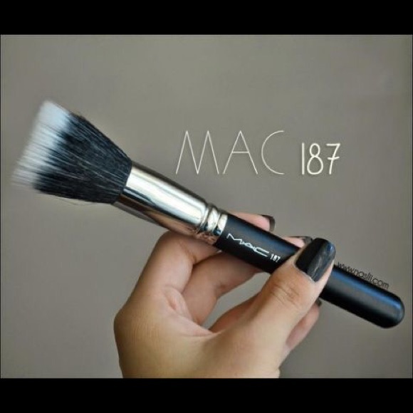 MAC 187 Brush, made w/ fine goat & premium fibers.