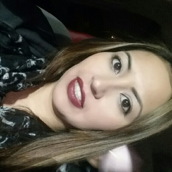 Meet your Posher, Maria - Picture 1 of 1