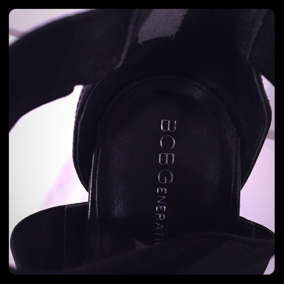 Black BCBG Platform Sandal 5 1/2