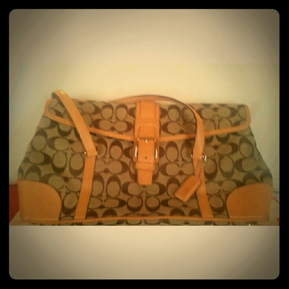 Authentic Coach shoulder bag