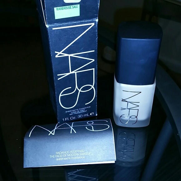 Nars sheer matte foundation. Excellent condition.