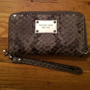 Michael Kors wristlet