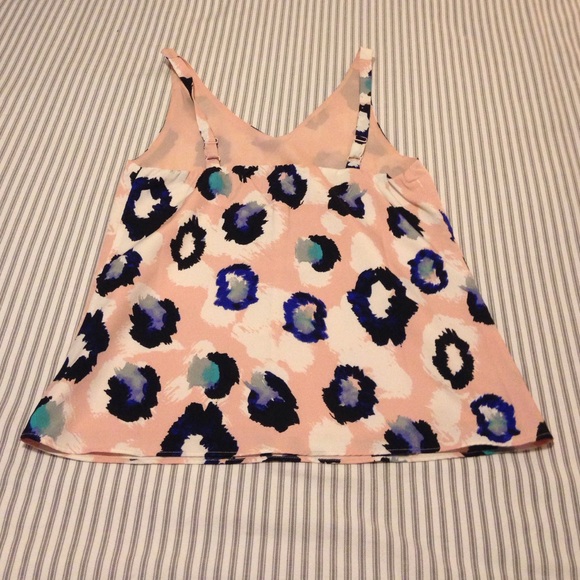 SOLD: Banana Republic pink top - Picture 2 of 4