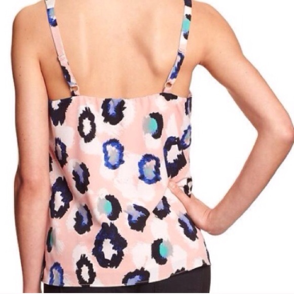 SOLD: Banana Republic pink top - Picture 4 of 4