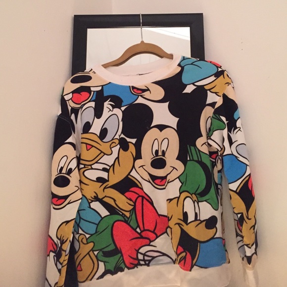 Disney character shirt 👀