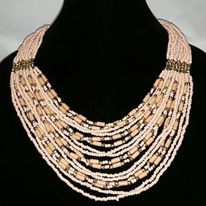 NWOT Beaded necklace