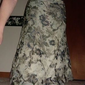 ❇PRICE DROP❇Floral Skirt