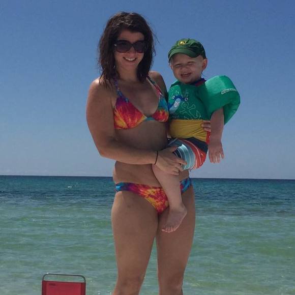 Meet your Posher, Laura - Picture 1 of 1