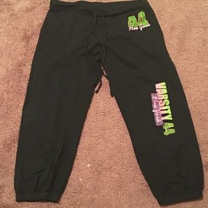 Capri sweatpants lot