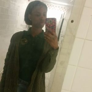 Meet your Posher, Akyra
