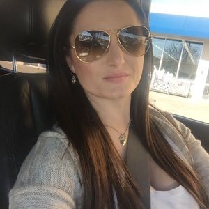 Meet your Posher, Candice