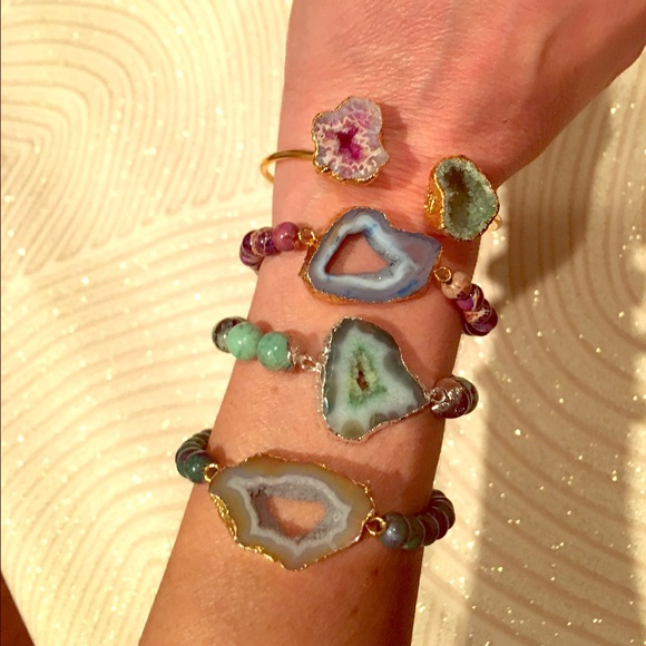 One Natural stone bracelet Gold and raw stones