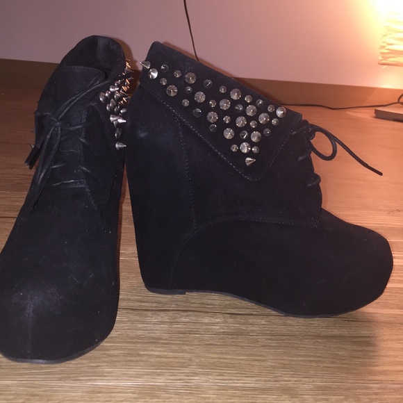 Studded platform booties - Picture 1 of 1