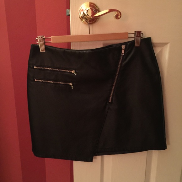 H&M Pleather Skirt | Size 10