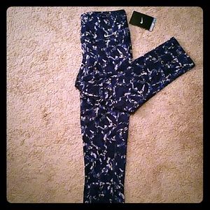 Nwt Nike leggings size small