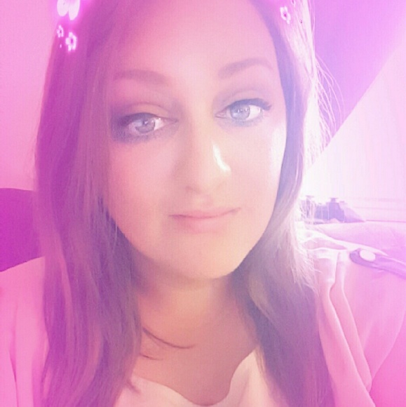 Meet your Posher, Brittany - Picture 2 of 3