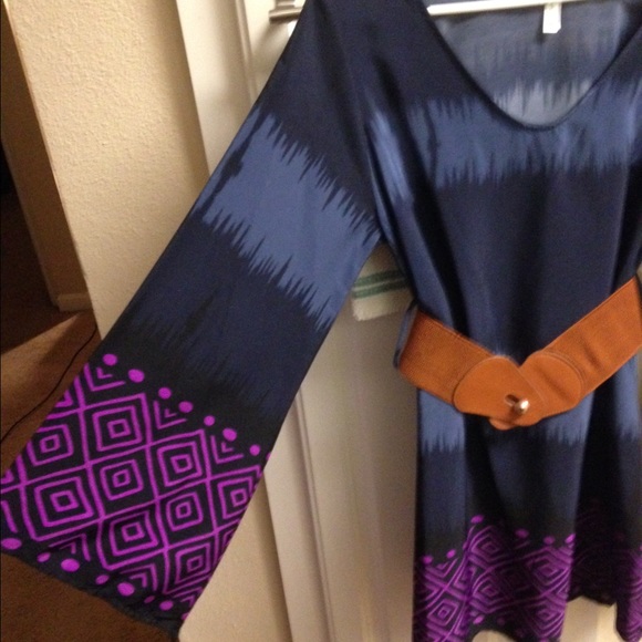 Fun printed dress! - Picture 2 of 3