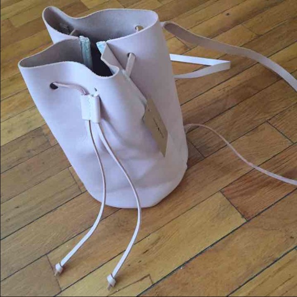 NWT Brandy Melville bucket backpack