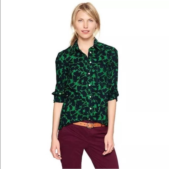 GAP Tops - 🚫SOLD🚫Gap Fitted Boyfriend Printed Shirt floral