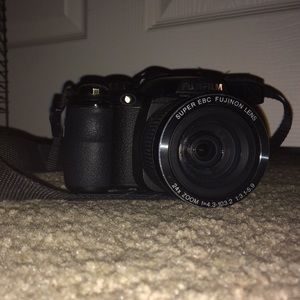 Fuji Film Finepix S3280 14MP Digital Camera
