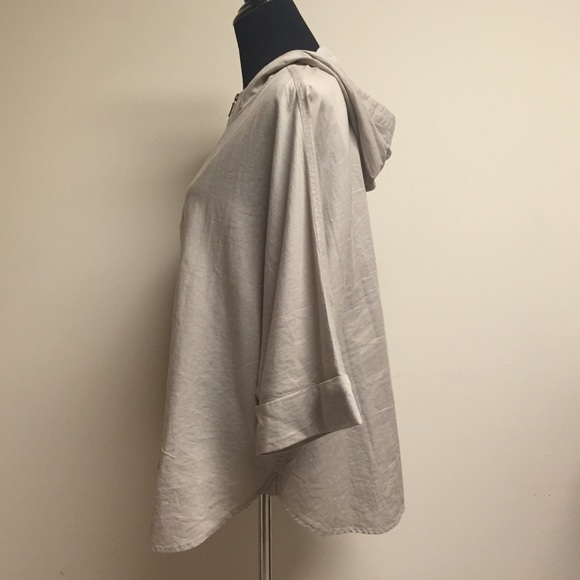 ❗️SOLD❗️Cute Hooded Pullover 😍😍😍 - Picture 2 of 4