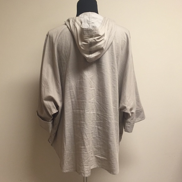 ❗️SOLD❗️Cute Hooded Pullover 😍😍😍 - Picture 3 of 4