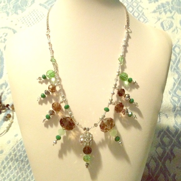 🌿Crystal statement necklace 🌿