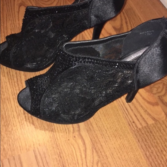 Lace heels 😊 worn maybe twice, wore to prom!