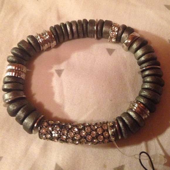 Gorgeous bracelet with diamond piece.