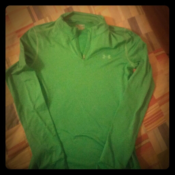 Green pullover workout jacket