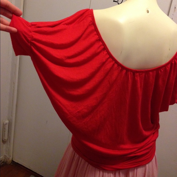 ‼️ON SALE!‼️Scoop neck, butterfly cuff sleeves top - Picture 4 of 4