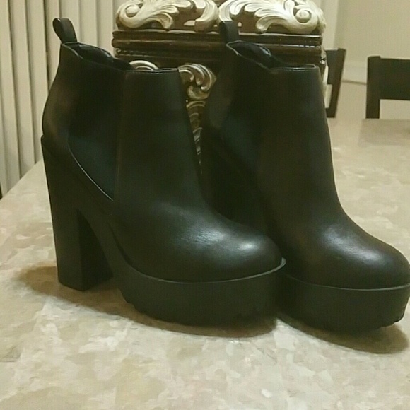 Steve Madden booties