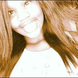 Meet your Posher, Hallea