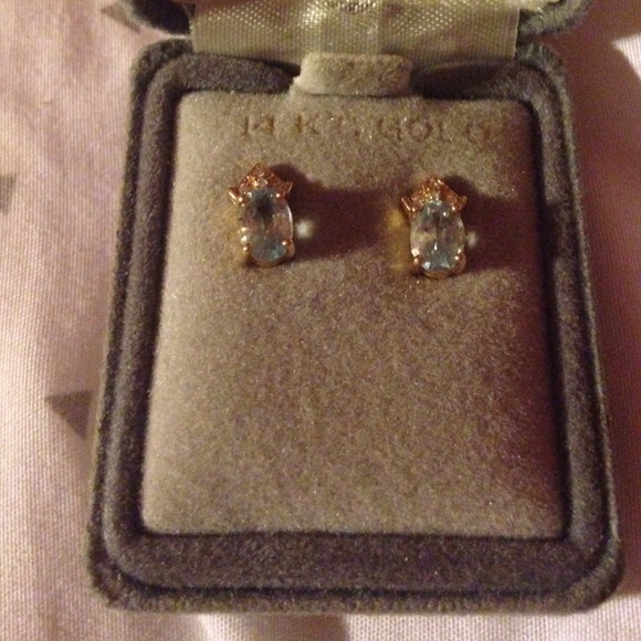 Gold earrings