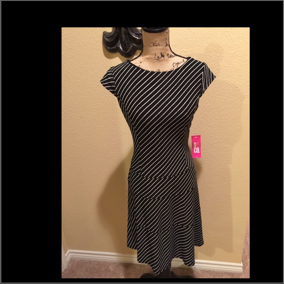 Cute Soft Fabric Black and White Stripe Dress❤️