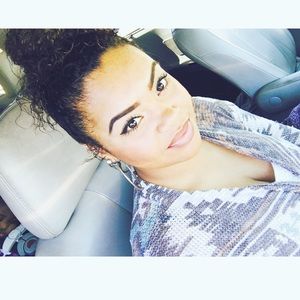 Meet your Posher, Ajohnee