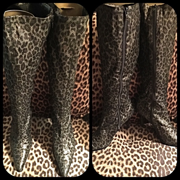 Unique black bronze pointed toe fabric leg boots. - Picture 4 of 4