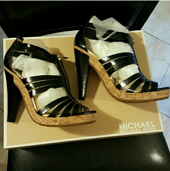 michael kors heels black leather cut outs - Picture 2 of 2