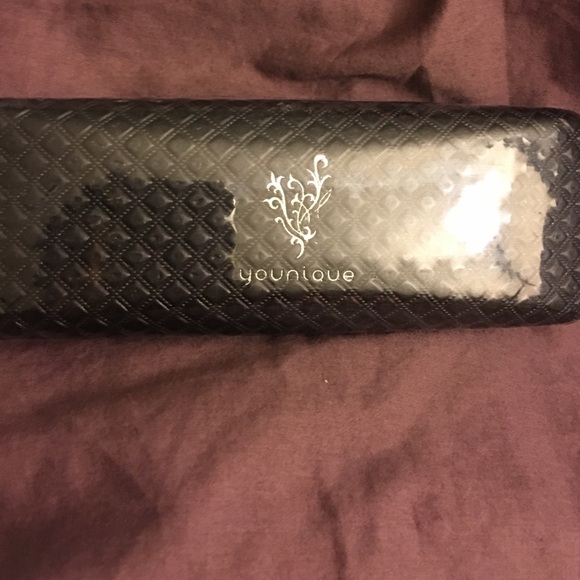 Younique fiber lash mascara