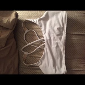 Lululemon free to be bra