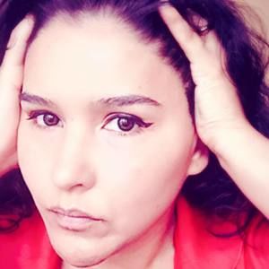 Meet your Posher, Nayibi