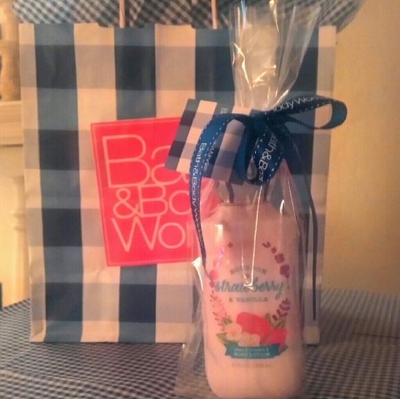 BBW BOURBON/STRAWBERRY & VANILLA BODY LOTION NWT