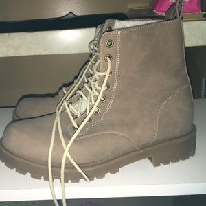 Lace up boot